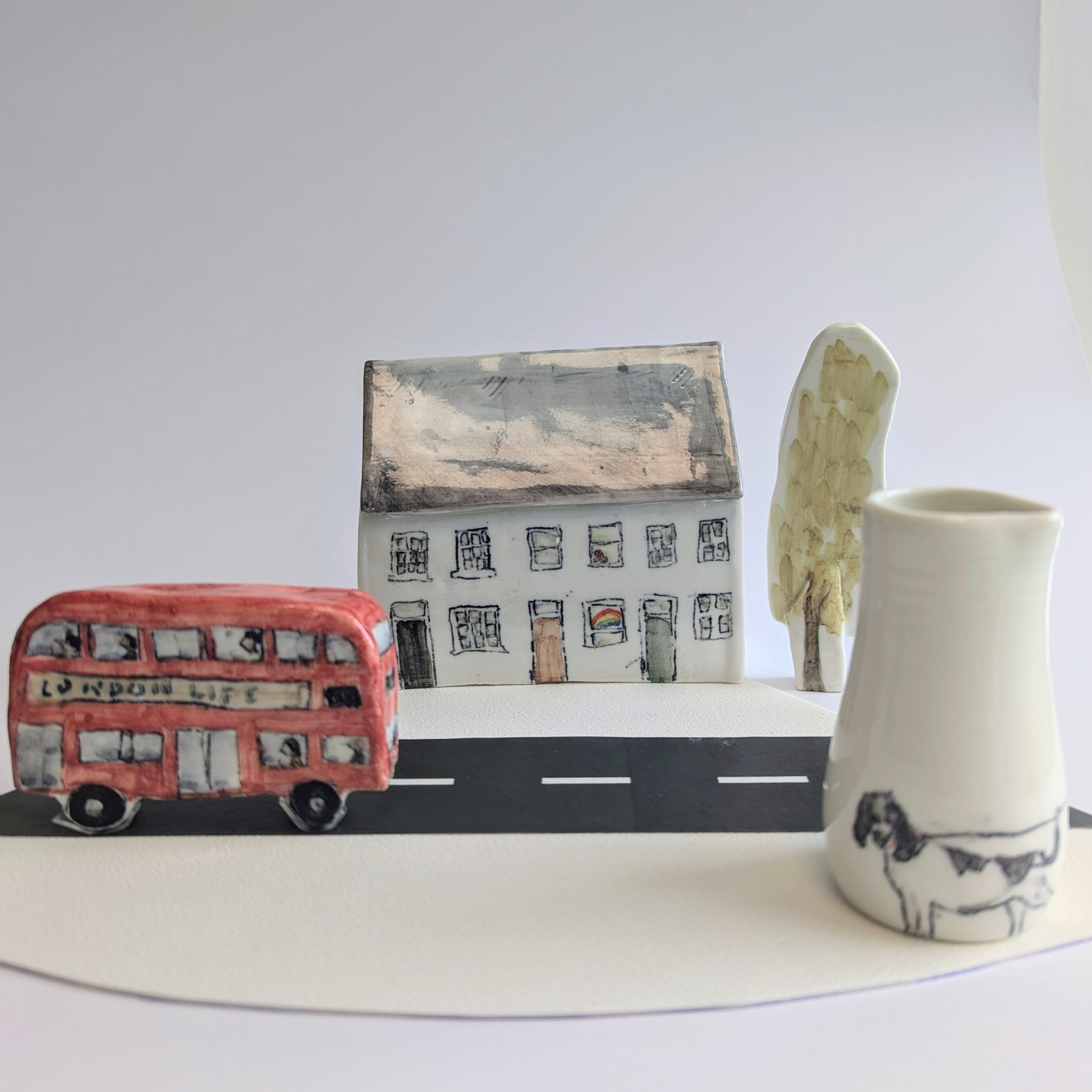 London Life: An original ceramic scene from Helen Beard